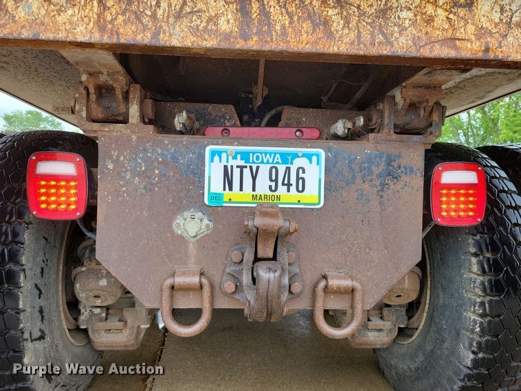 image for item DX6997 1990 Mack RB690S dump truck