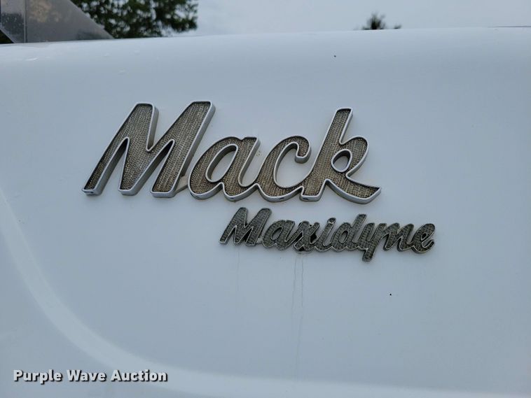 image for item DX6997 1990 Mack RB690S dump truck