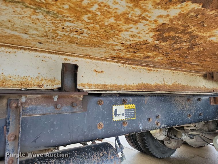 image for item DX6997 1990 Mack RB690S dump truck