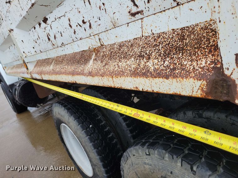 image for item DX6997 1990 Mack RB690S dump truck