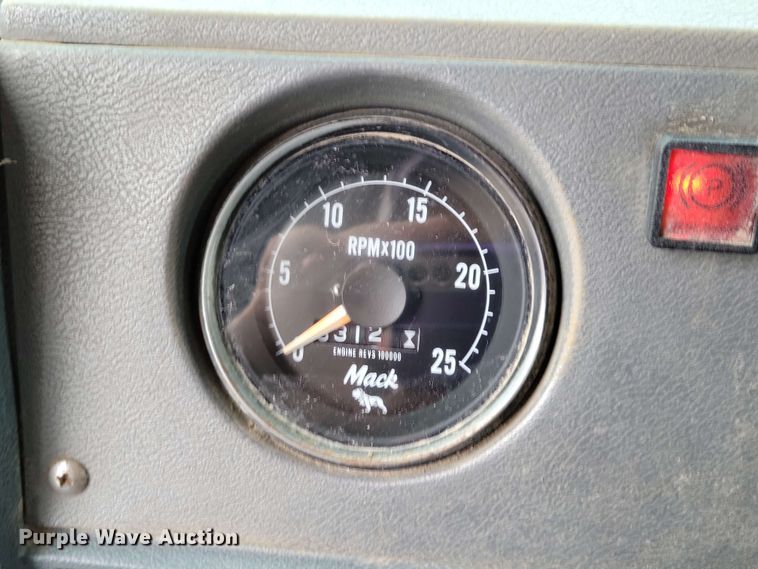 image for item DX6997 1990 Mack RB690S dump truck