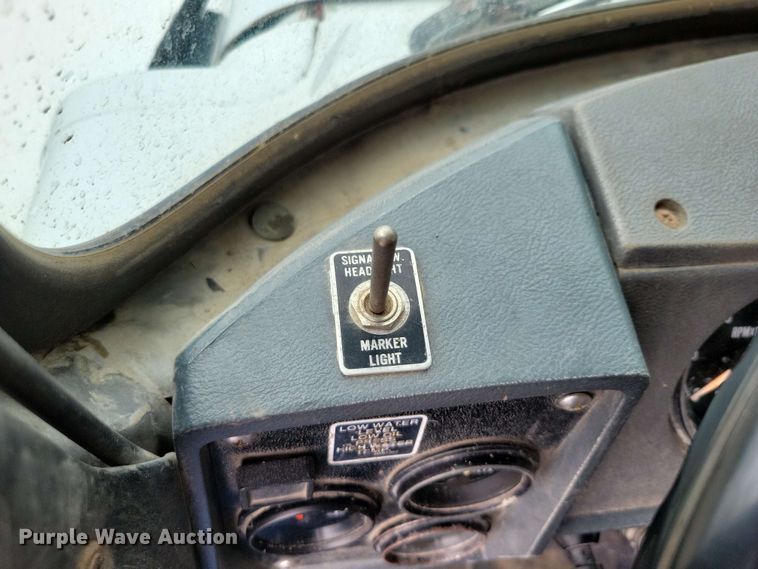 image for item DX6997 1990 Mack RB690S dump truck