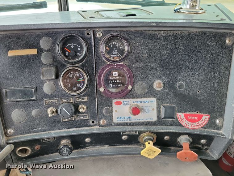 image for item DX6997 1990 Mack RB690S dump truck