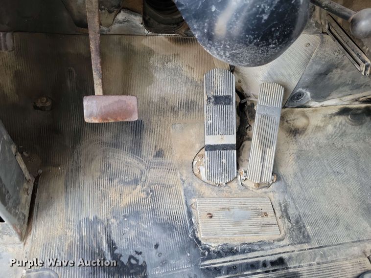 image for item DX6997 1990 Mack RB690S dump truck