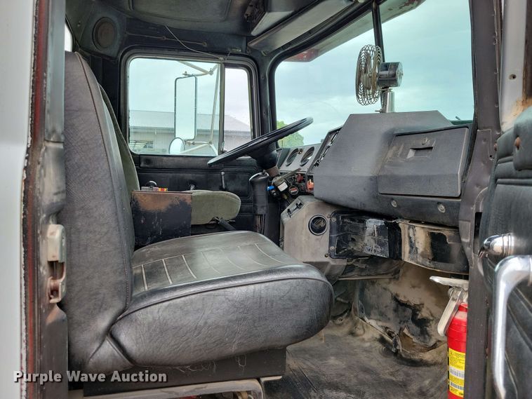 image for item DX6997 1990 Mack RB690S dump truck