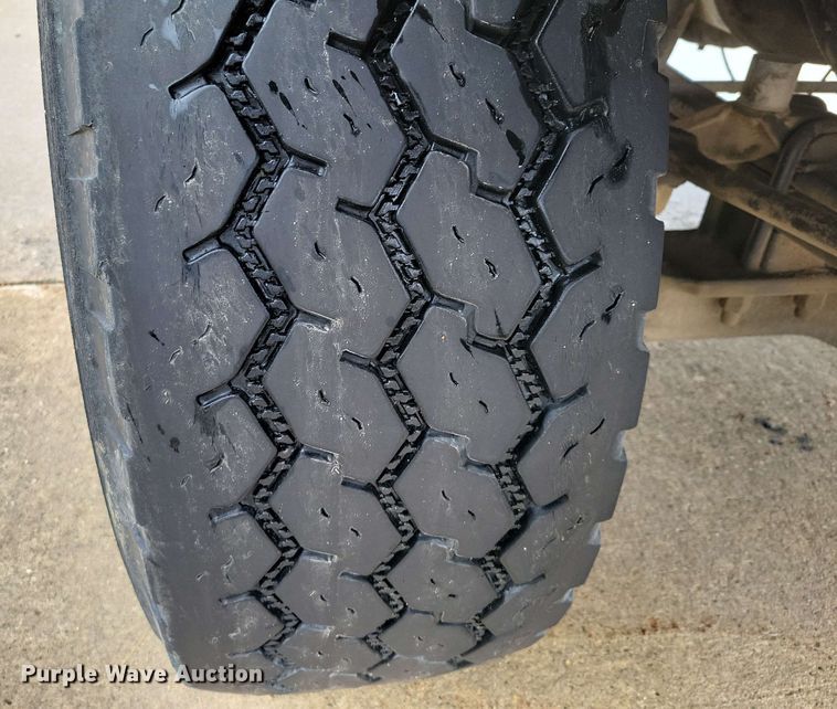 image for item DX6997 1990 Mack RB690S dump truck