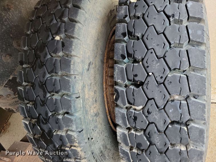 image for item DX6997 1990 Mack RB690S dump truck