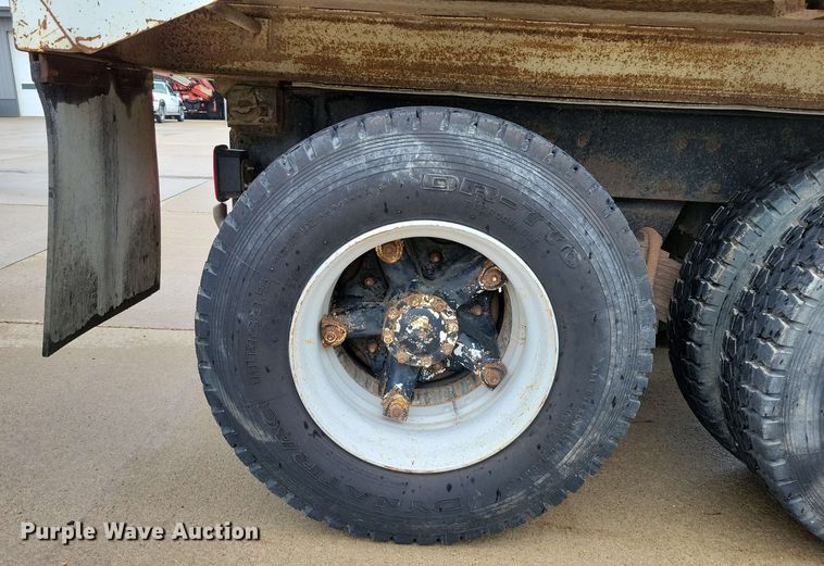 image for item DX6997 1990 Mack RB690S dump truck