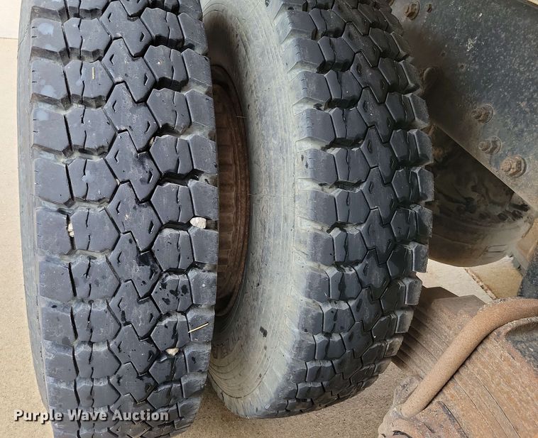 image for item DX6997 1990 Mack RB690S dump truck