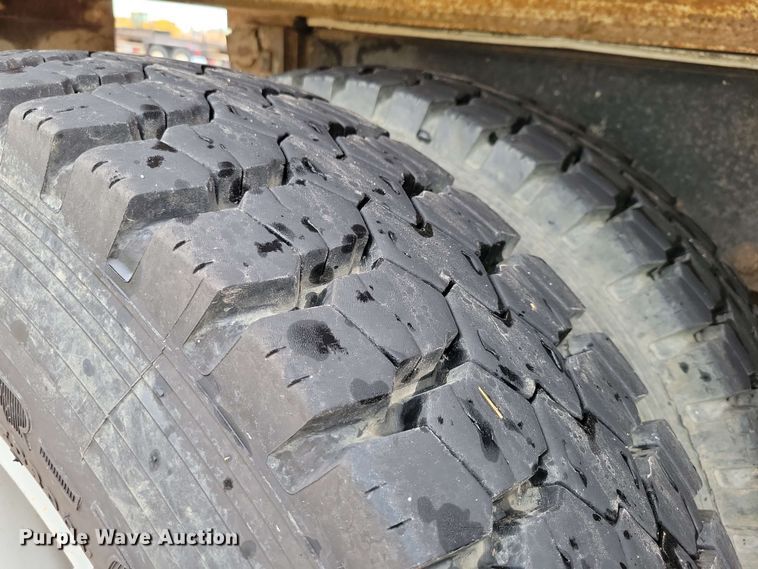 image for item DX6997 1990 Mack RB690S dump truck