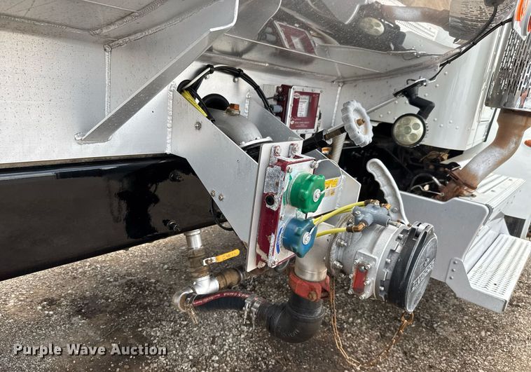 image for item DY0018 2019 Peterbilt 337 fuel truck