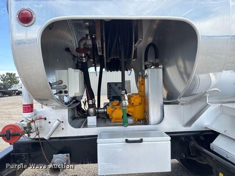 image for item DY0018 2019 Peterbilt 337 fuel truck