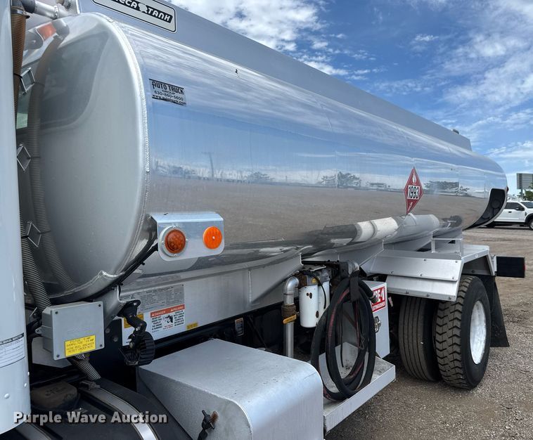 image for item DY0018 2019 Peterbilt 337 fuel truck