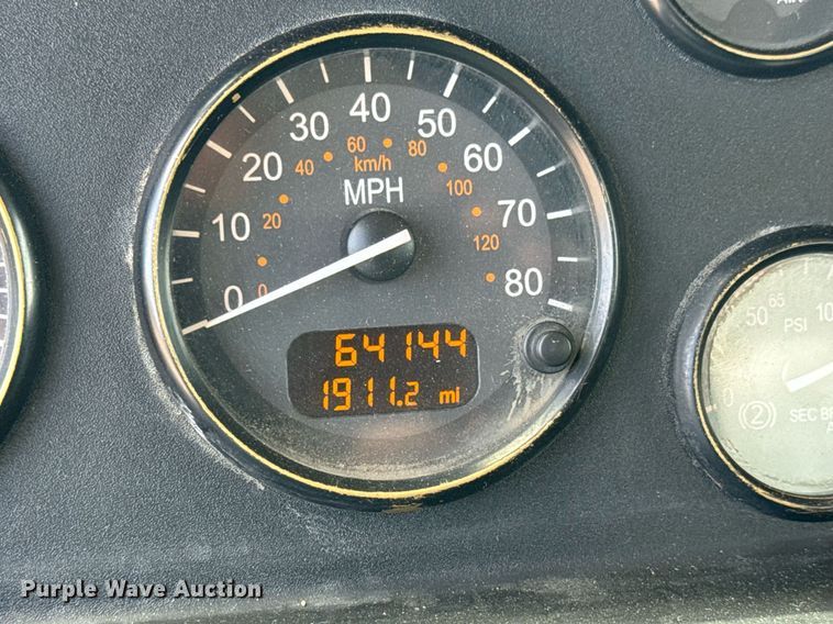 image for item DY0018 2019 Peterbilt 337 fuel truck