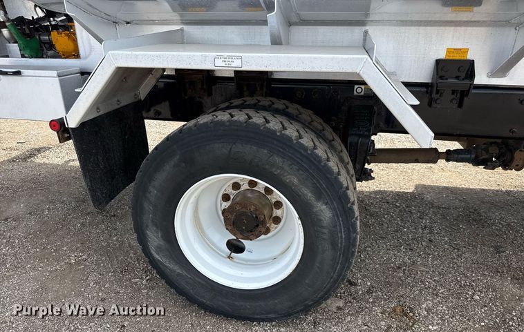 image for item DY0018 2019 Peterbilt 337 fuel truck