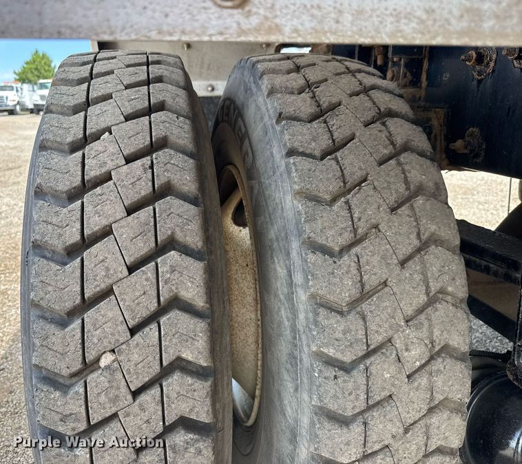 image for item DY0018 2019 Peterbilt 337 fuel truck