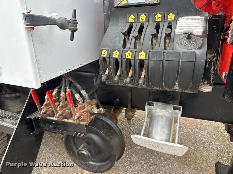 image for item DY0021 2007 Freightliner Business Class M2 Crew Cab crane truck