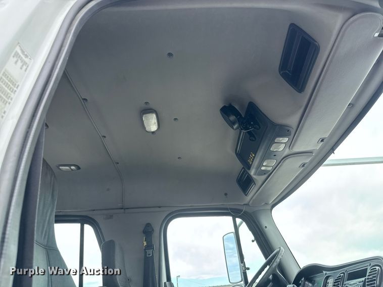 image for item DY0021 2007 Freightliner Business Class M2 Crew Cab crane truck