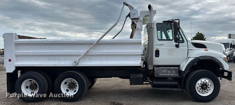 image for item DY0059 2011 International 7600 dump truck