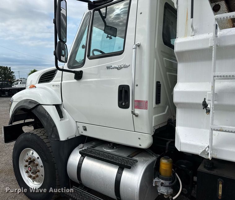 image for item DY0059 2011 International 7600 dump truck