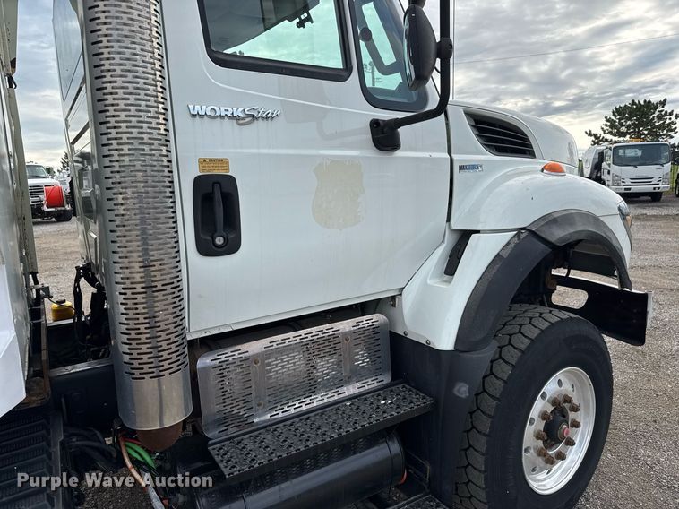 image for item DY0059 2011 International 7600 dump truck