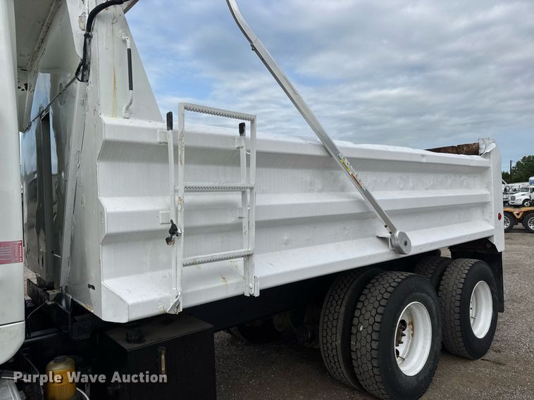 image for item DY0059 2011 International 7600 dump truck