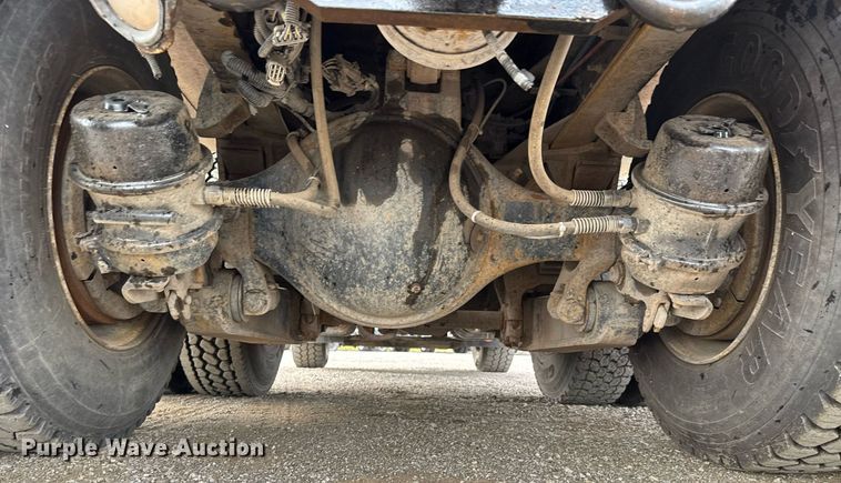 image for item DY0059 2011 International 7600 dump truck