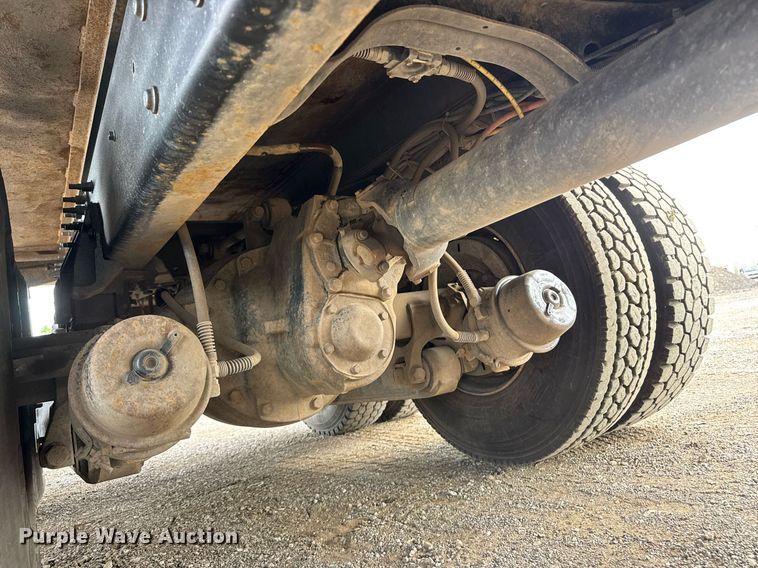 image for item DY0059 2011 International 7600 dump truck