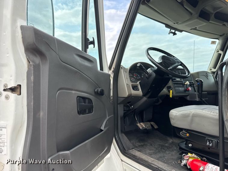 image for item DY0059 2011 International 7600 dump truck