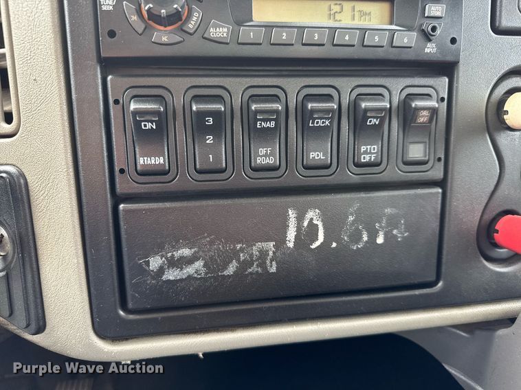 image for item DY0059 2011 International 7600 dump truck