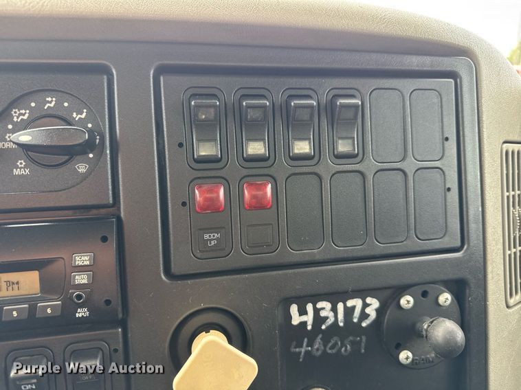 image for item DY0059 2011 International 7600 dump truck