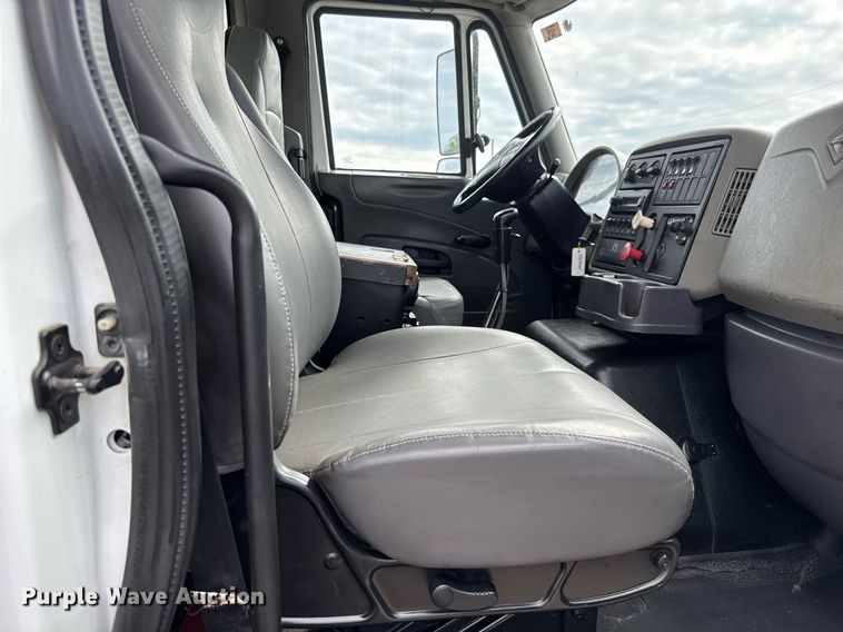 image for item DY0059 2011 International 7600 dump truck