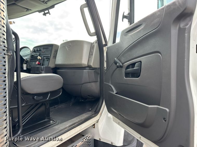 image for item DY0059 2011 International 7600 dump truck