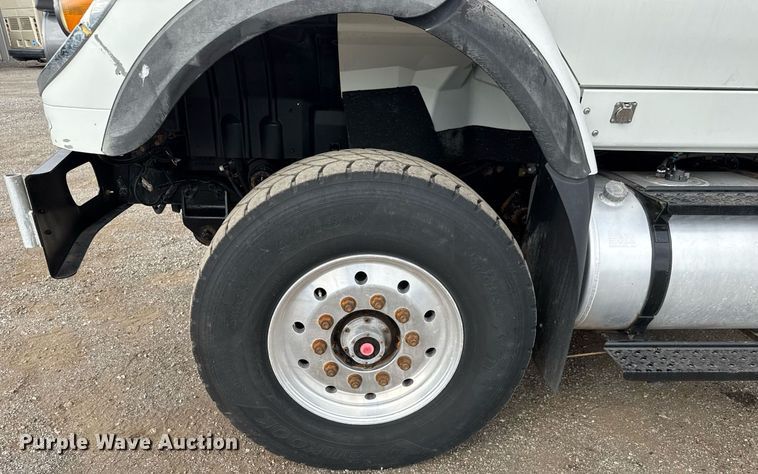 image for item DY0059 2011 International 7600 dump truck