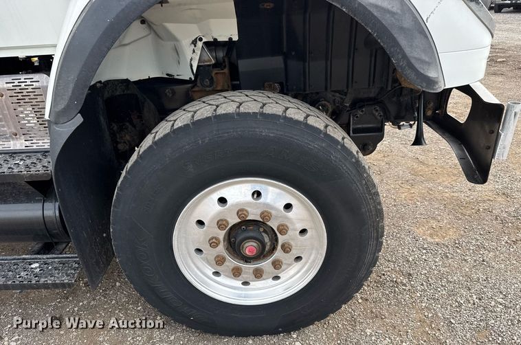 image for item DY0059 2011 International 7600 dump truck