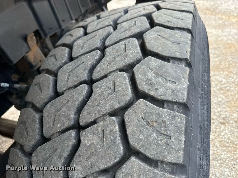 image for item DY0059 2011 International 7600 dump truck