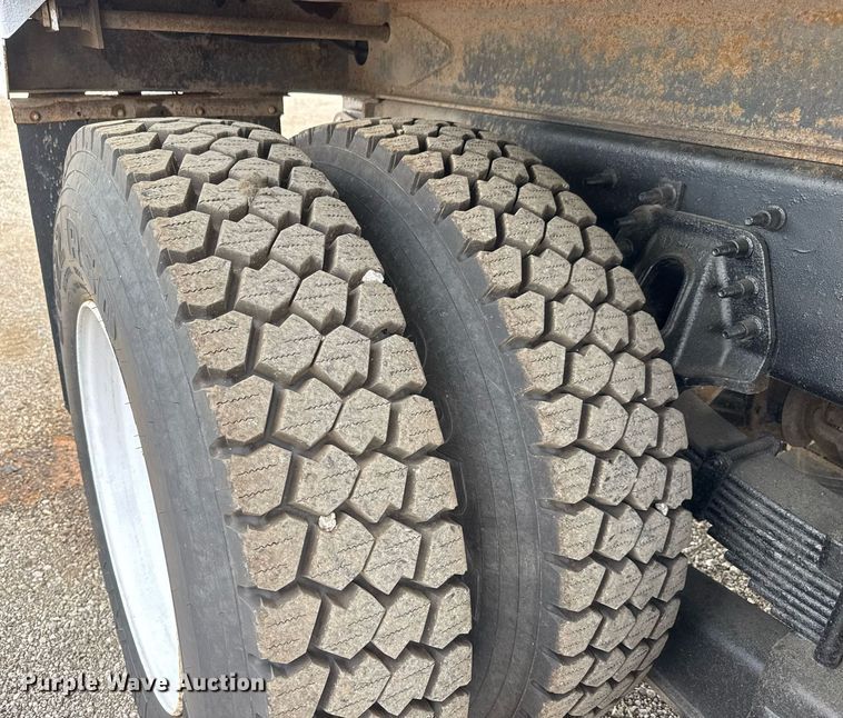 image for item DY0059 2011 International 7600 dump truck