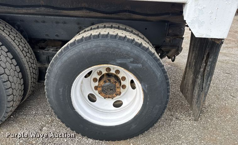 image for item DY0059 2011 International 7600 dump truck