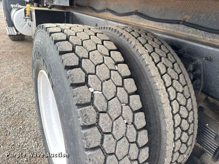 image for item DY0059 2011 International 7600 dump truck