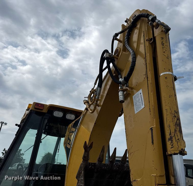 image for item DY0062 2002 Caterpillar 420D  backhoe