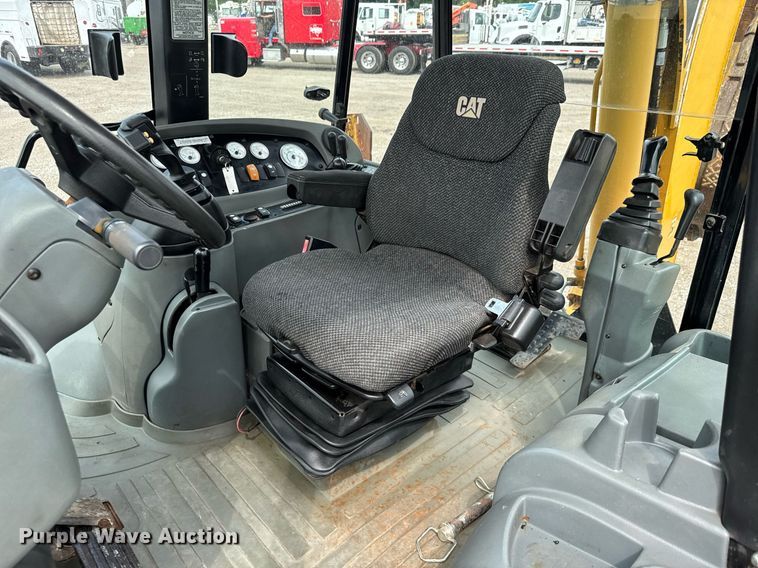 image for item DY0062 2002 Caterpillar 420D  backhoe