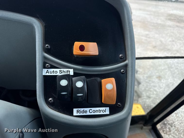 image for item DY0062 2002 Caterpillar 420D  backhoe