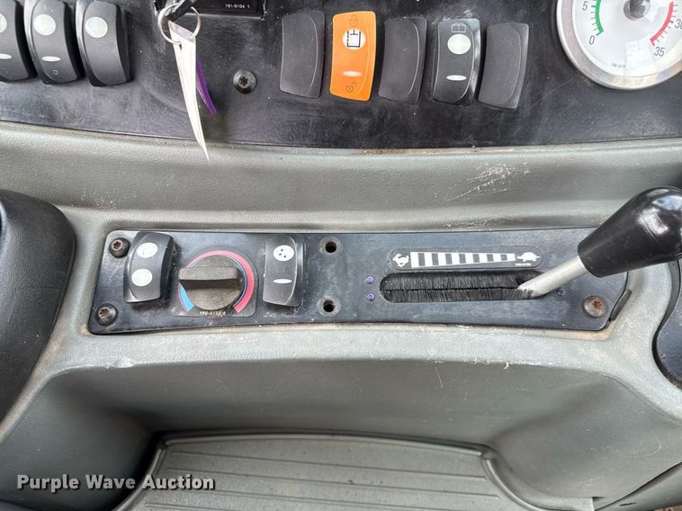 image for item DY0062 2002 Caterpillar 420D  backhoe