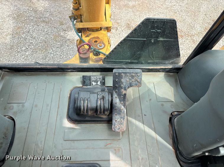 image for item DY0062 2002 Caterpillar 420D  backhoe