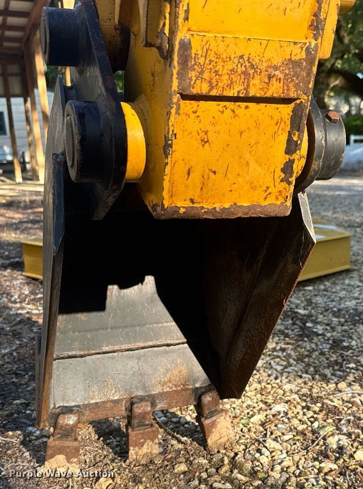 image for item DY0131 John Deere Pro 900 SSL skid steer backhoe