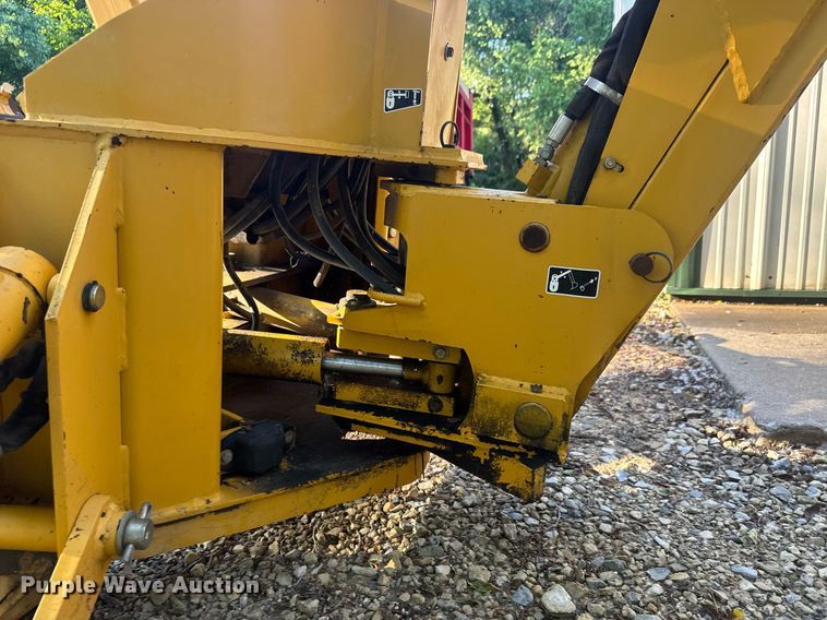 image for item DY0131 John Deere Pro 900 SSL skid steer backhoe
