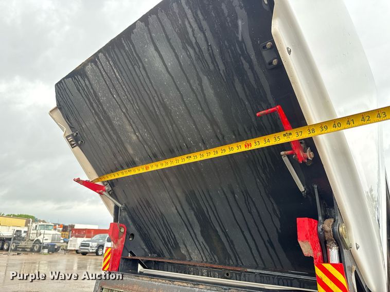 image for item DY0160 Madvac LS100 street sweeper