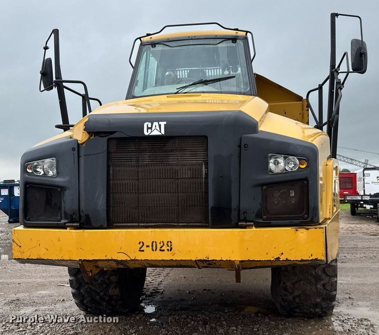 image for item DY0161 2011 Caterpillar 740B articulated haul truck