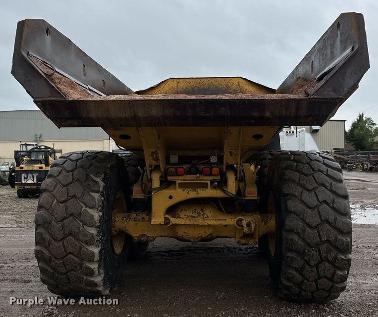 image for item DY0161 2011 Caterpillar 740B articulated haul truck