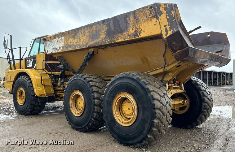 image for item DY0161 2011 Caterpillar 740B articulated haul truck